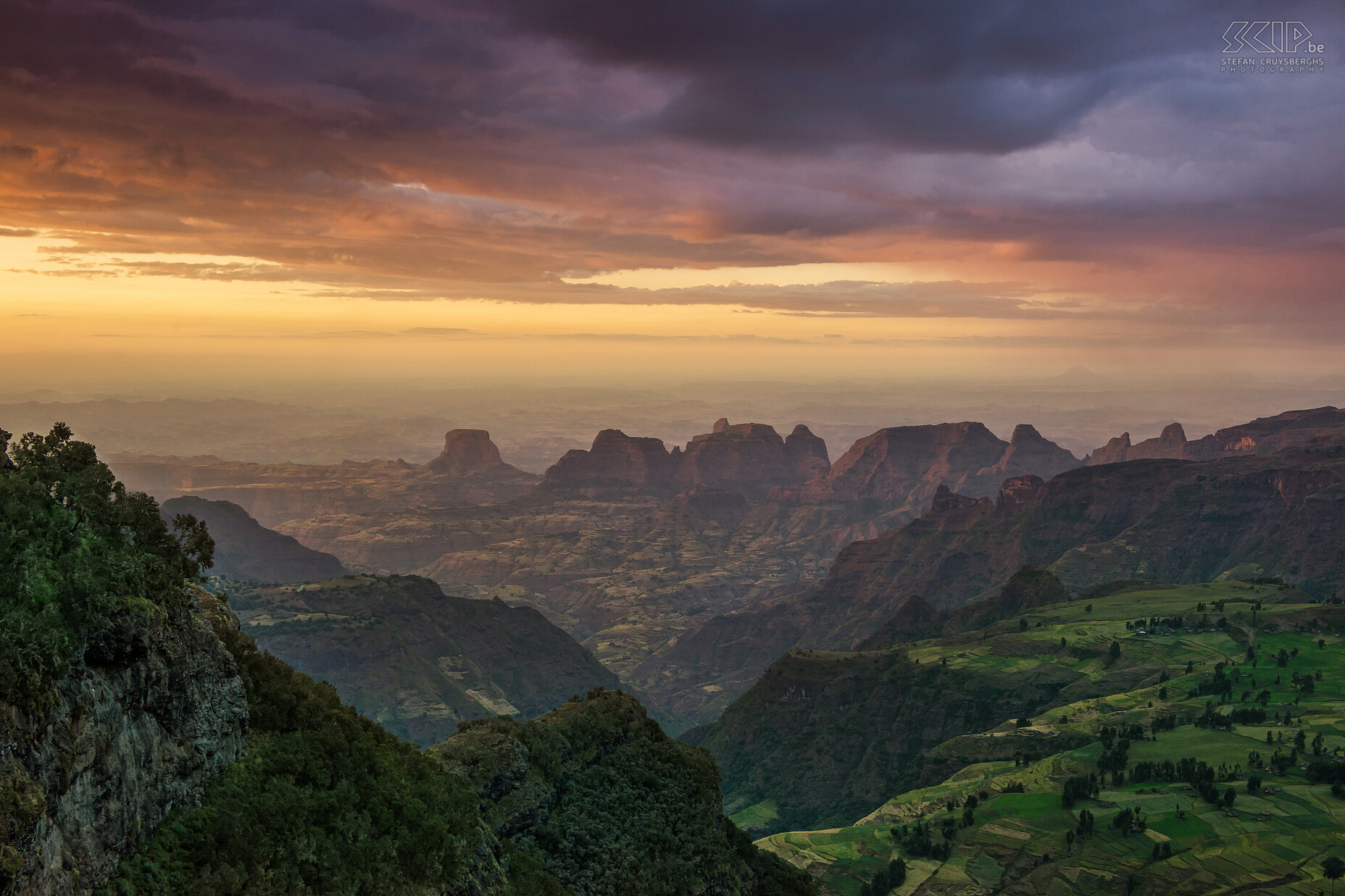 Simien Mountains - Ghenek - Zonsondergang Prachtige zonsondergang aan de kliffen van de Chenek kampplaats. Stefan Cruysberghs